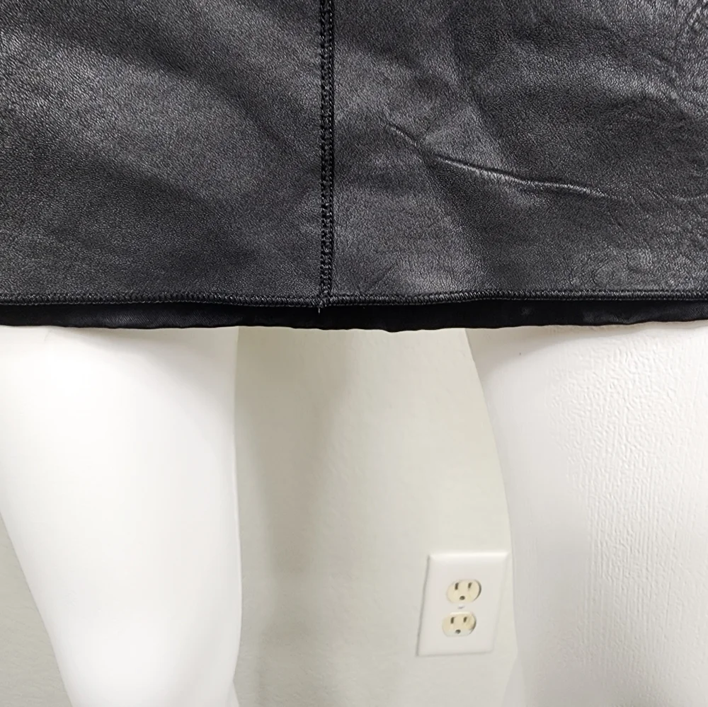 Bebe Leather Streetwear Black Mini Skirt Size 8
